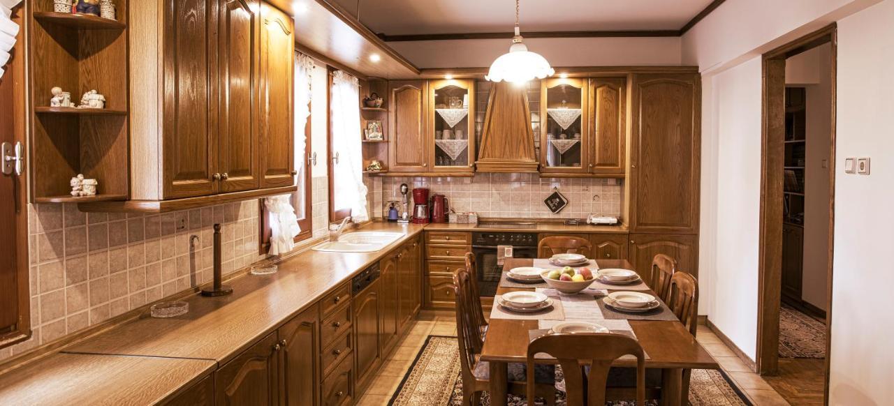 קסטוריה Georgia'S Guesthouse מראה חיצוני תמונה