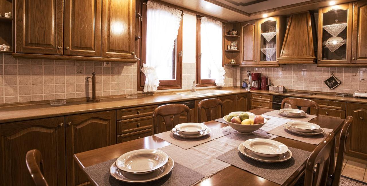 קסטוריה Georgia'S Guesthouse מראה חיצוני תמונה